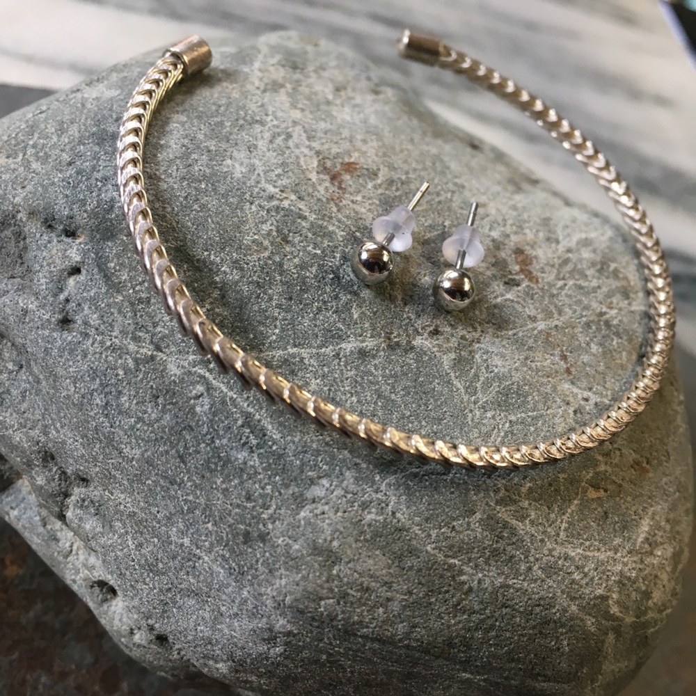 Jewelry lot bundle lightweight twisted silver (color) bracelet silver ball post